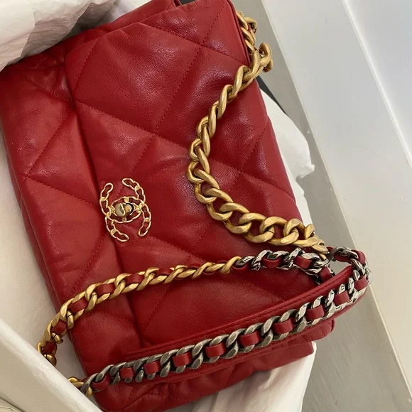uthentic CHANEL Goatskin Quilted LARGE Chanel 19 Flap in Dark Red - Picture 7 of 7